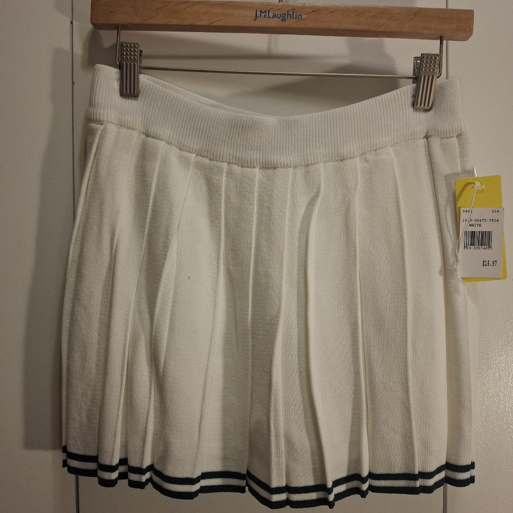 Daisy White Skirt with GreenAccents